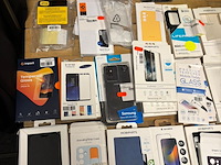 Ca. 233x multumedia-accessoires en telefoonhoesjes, belkin, otterbox, apple etc. - afbeelding 4 van  7