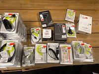 Ca. 233x multumedia-accessoires en telefoonhoesjes, belkin, otterbox, apple etc. - afbeelding 5 van  7