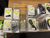 Ca. 233x multumedia-accessoires en telefoonhoesjes, belkin, otterbox, apple etc. - afbeelding 6 van  7