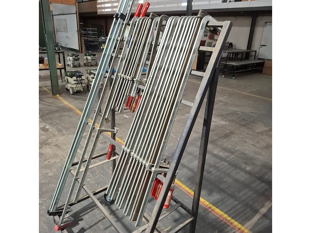 Ca. 23x diverse lijmtangen met verrijdbaar frame bessey en wurth - afbeelding 5 van  9