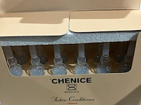 Ca. 23x dozen activecconditioner, chenice