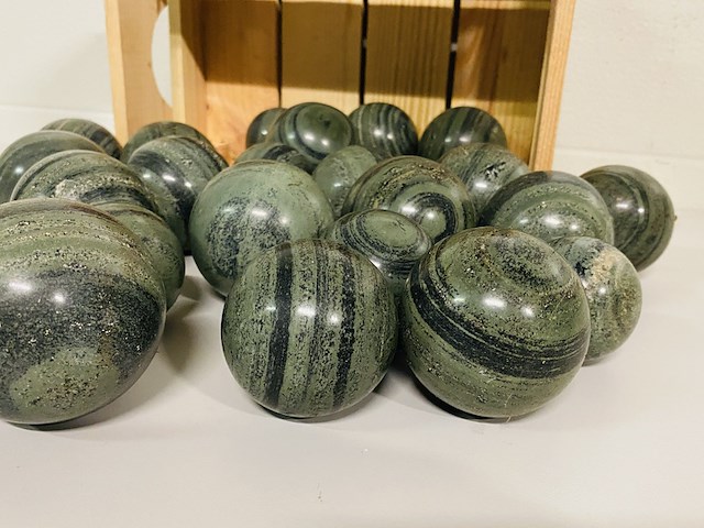 Ca. 23x jaspis groen bollen - afbeelding 3 van  4