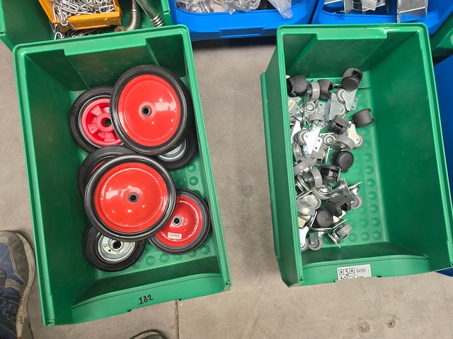 Ca. 23x magazijnbakken inclusief inhoud kruizinga, partij - afbeelding 12 van  15