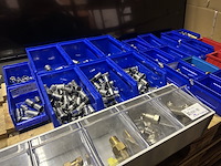 Ca. 23x stapelbak met diverse koppelingen - afbeelding 6 van  7