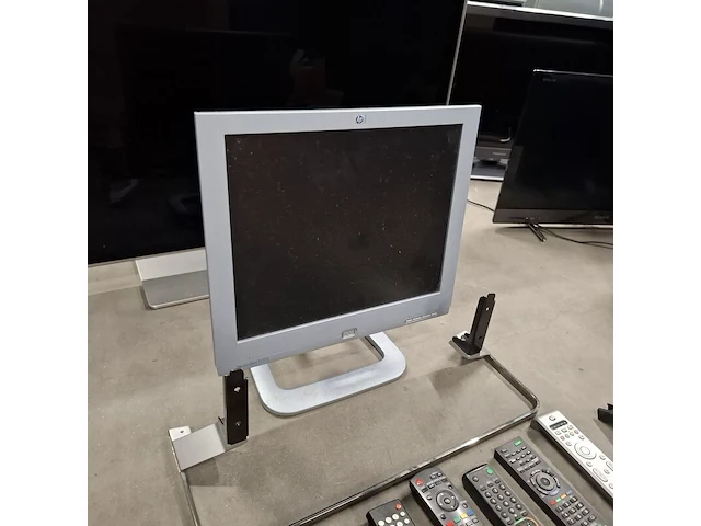 Ca. 23x televisies, o.a. samsung, philips, jvc, loewe, diverse soorten en maten - afbeelding 17 van  49