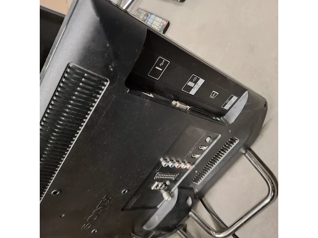Ca. 23x televisies, o.a. samsung, philips, jvc, loewe, diverse soorten en maten - afbeelding 27 van  49