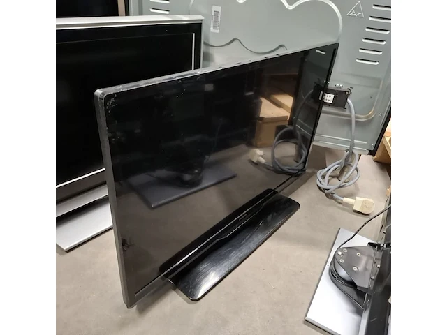 Ca. 23x televisies, o.a. samsung, philips, jvc, loewe, diverse soorten en maten - afbeelding 30 van  49