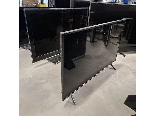 Ca. 23x televisies, o.a. samsung, philips, jvc, loewe, diverse soorten en maten - afbeelding 49 van  49