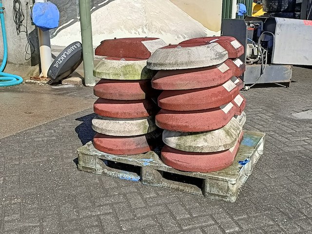 Ca. 23x verkeersscheidingselement - stootband - afbeelding 2 van  5