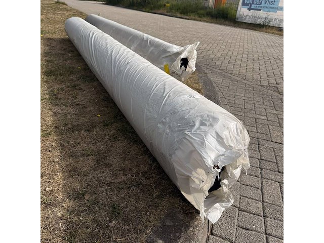Ca. 240m2 kunstgras, 24 mm hoog, groen - afbeelding 3 van  3