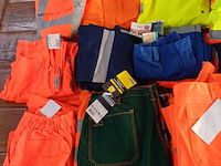 Ca. 240x diverse werkkleding - afbeelding 8 van  23
