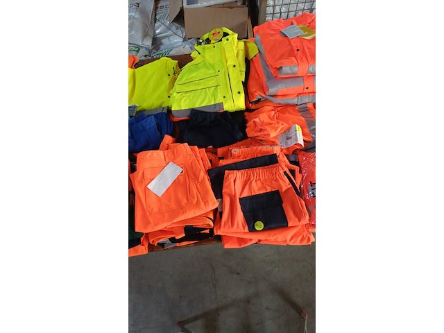 Ca. 240x diverse werkkleding - afbeelding 9 van  23