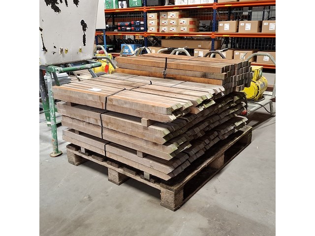 Ca. 240x palen met punt, massaranduba - afbeelding 1 van  6