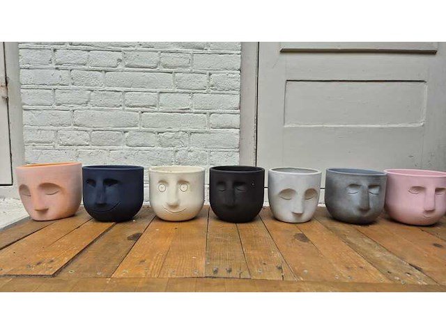 Ca. 240x plantenpotten , plant potheads, plant pot, 2023 - afbeelding 1 van  7