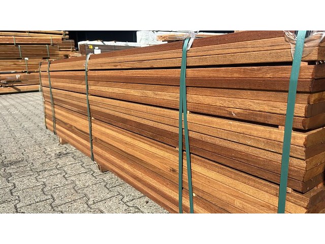 Ca. 242x guyana teak planken geschaafd, 25x90mm, lengte 155cm - afbeelding 3 van  4