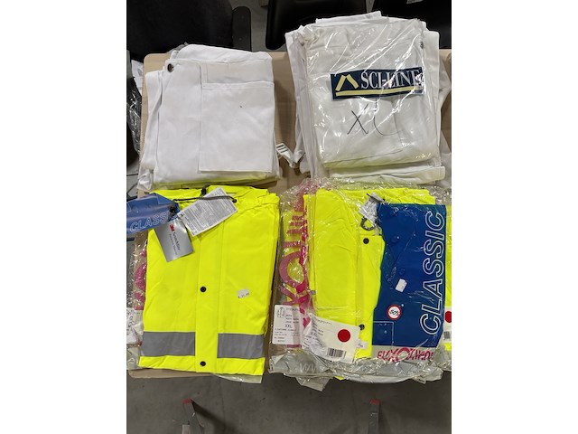 Ca. 244x diverse werkkleding - afbeelding 3 van  30