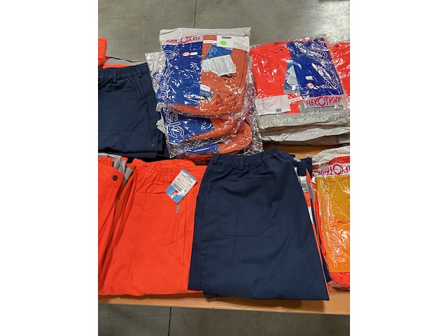 Ca. 244x diverse werkkleding - afbeelding 8 van  30
