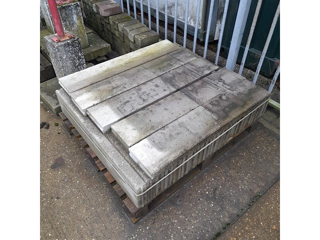 Ca. 24x betonnen opsluitband, 6 x 20 x 100 cm - afbeelding 1 van  3
