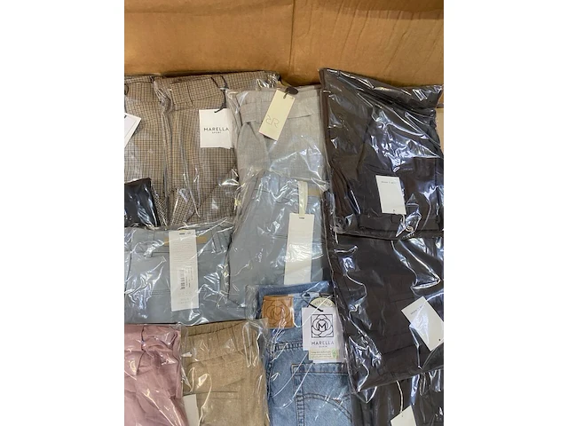 Ca. 24x damesmode, pomandère, marella, club l'avenir etc. - afbeelding 3 van  6
