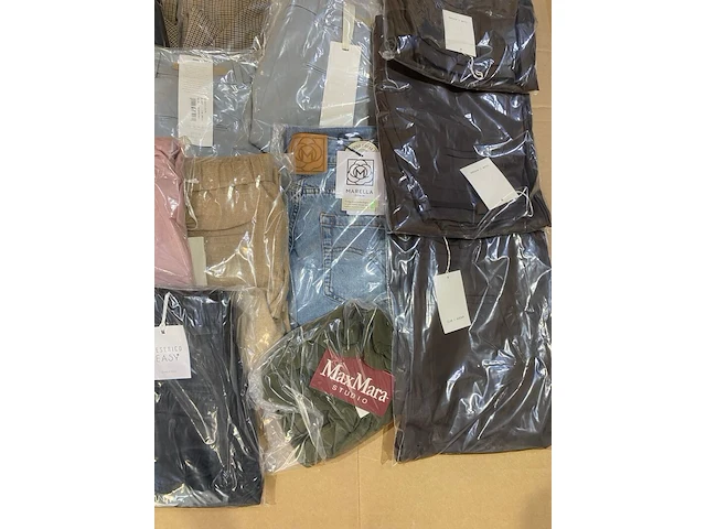Ca. 24x damesmode, pomandère, marella, club l'avenir etc. - afbeelding 4 van  6
