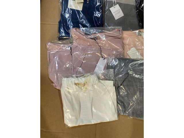 Ca. 24x damesmode, pomandère, marella, club l'avenir etc. - afbeelding 6 van  6