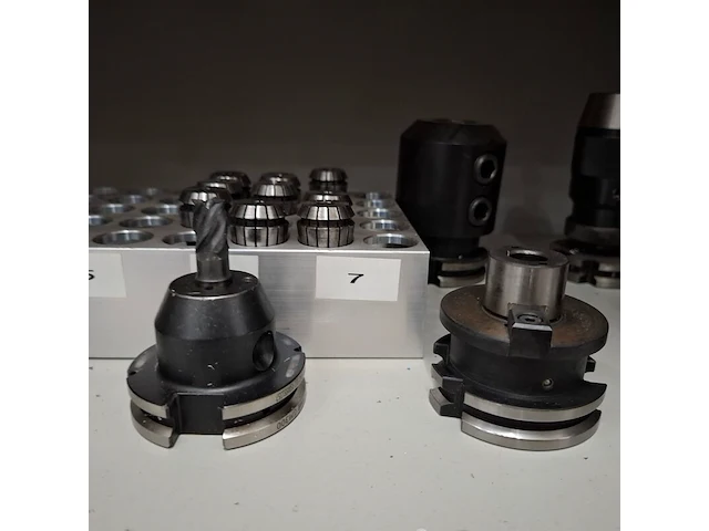 Ca. 24x diverse gereedschapshouders t.b.v. cnc bewerkingscentrum, kavel 2 - afbeelding 9 van  21