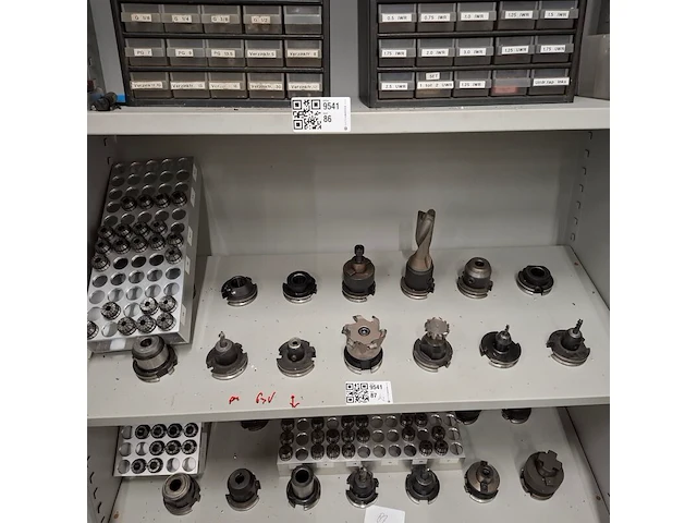 Ca. 24x diverse gereedschapshouders t.b.v. cnc bewerkingscentrum, kavel 2 - afbeelding 1 van  21