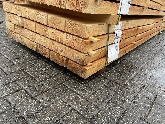 Ca. 24x douglas balken fijnbezaagd, 75x175mm, lengte 300cm - afbeelding 4 van  4