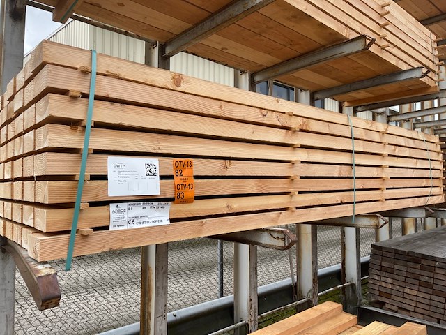 Ca. 24x douglas dakbalken fijnbezaagd, 75x175mm, lengte 400cm - afbeelding 4 van  4