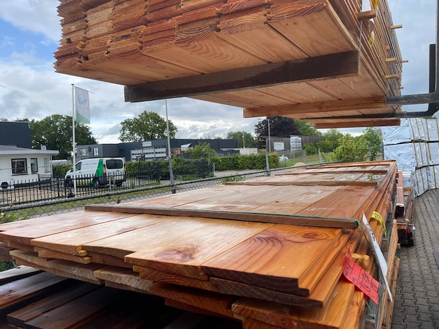 Ca. 24x douglas zweeds rabat, 26x190mm, lengte 500cm - afbeelding 1 van  3