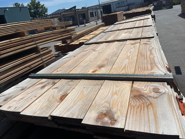 Ca. 24x douglas zweeds rabat, 26x190mm, lengte 500cm - afbeelding 1 van  3