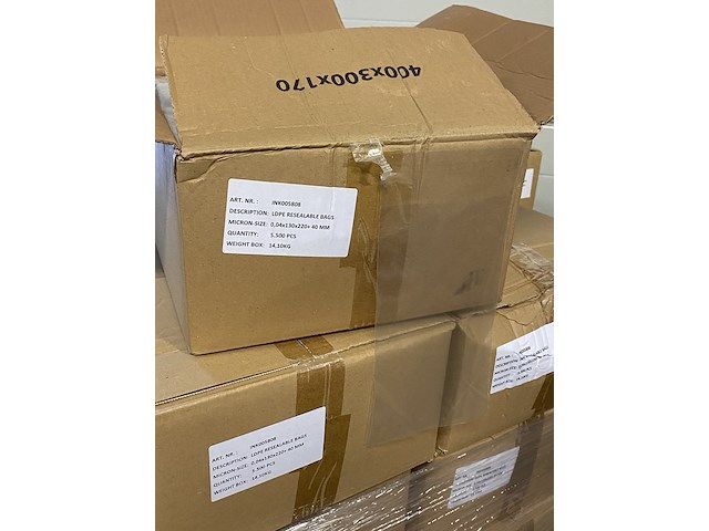 Ca. 24x dozen a 5500 ldpe zakjes met plakstrip - afbeelding 2 van  4