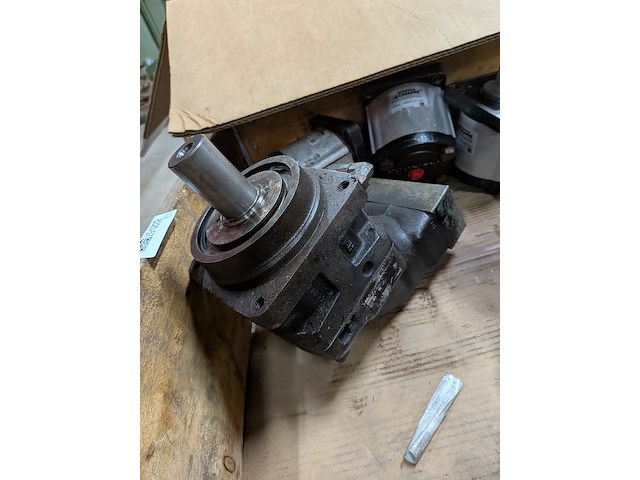 Ca 24x hydro motor - afbeelding 2 van  16