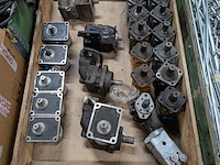 Ca 24x hydro motor - afbeelding 1 van  16