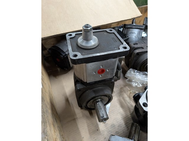 Ca 24x hydro motor - afbeelding 15 van  16