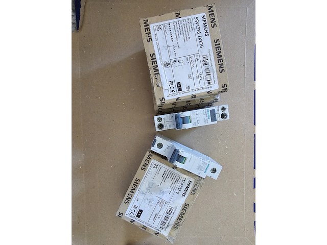 Ca. 24x kvm-switch alif2000r en diverse siemens materieel, alif en siemens - afbeelding 11 van  24