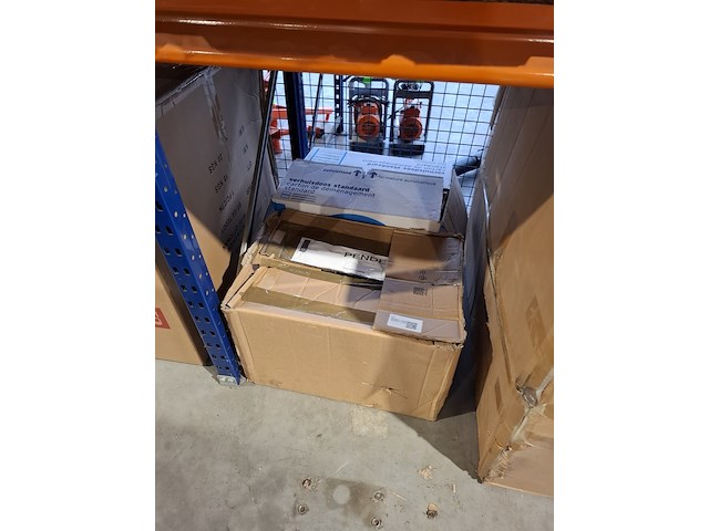 Ca. 24x kvm-switch alif2000r en diverse siemens materieel, alif en siemens - afbeelding 17 van  24