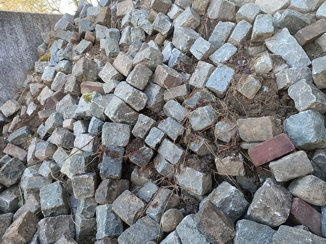 Ca. 25 m³ basaslt stenen - afbeelding 1 van  7