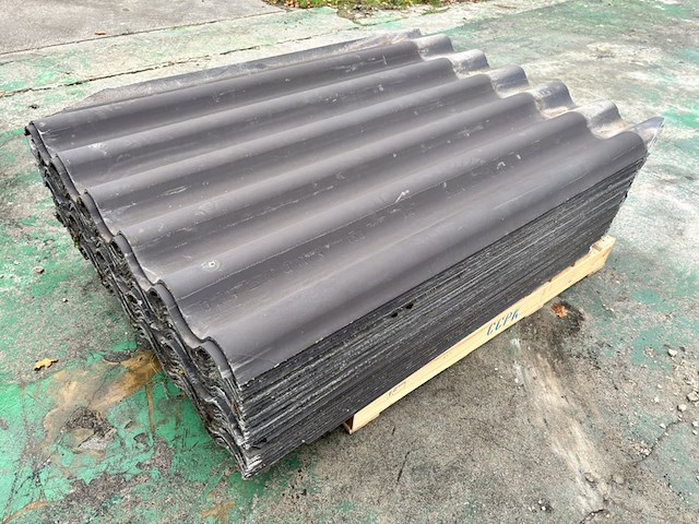 Ca. 2.500 m² nt-markering asbestvrije vezelcement golfplaten / dakplaten, donkergrijs - afbeelding 1 van  5