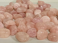 Ca. 2500x gram rozenkwarts trommelstenen xxl - afbeelding 3 van  3