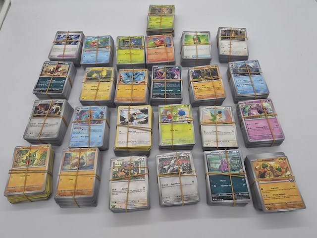 Ca. 2500x pokémon kaarten - afbeelding 1 van  4