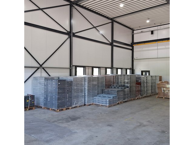 Ca. 2500x stapelbare kratten, 60x40 cm, grijs / chroom - afbeelding 1 van  13