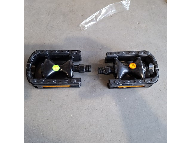 Ca. 250x fiets pedaal rechts (125x) links (125x) - afbeelding 2 van  3