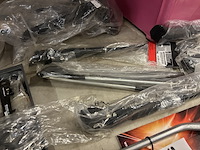 Ca. 250x fietsaccessoires w.o. standaards, remblokjes, w.o. selle italia, pletscher, shimano - afbeelding 7 van  11
