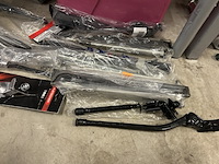 Ca. 250x fietsaccessoires w.o. standaards, remblokjes, w.o. selle italia, pletscher, shimano - afbeelding 8 van  11