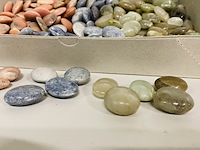 Ca. 250x handsteen rhodoniet/maansteen/lazuliet - afbeelding 4 van  5