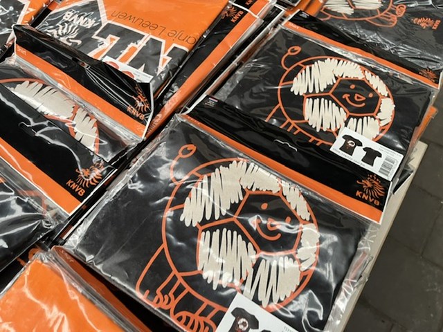 Ca. 250x knvb voetbalkleding voor kinderen - afbeelding 4 van  8