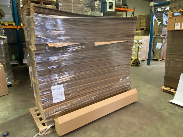 Ca. 250x stuks lange verzenddozen dubbelgolf, bruin - afbeelding 1 van  4