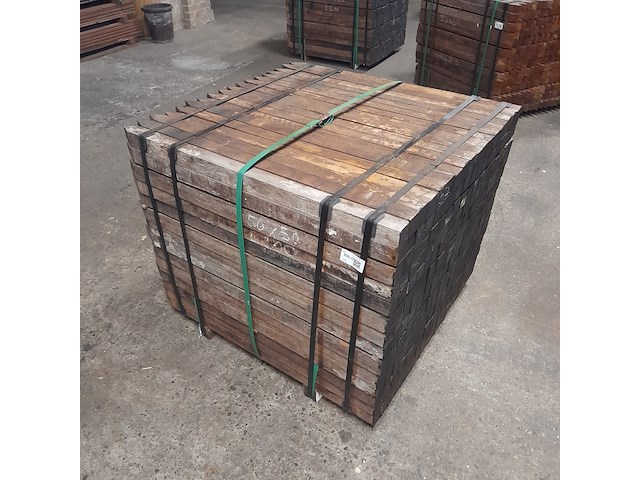 Ca. 252x hardhouten paal, 5 x 5 x 100 cm - afbeelding 1 van  4