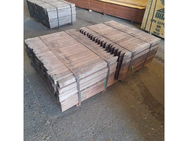 Ca. 252x hardhouten paal, 5 x 5 x 75 cm - afbeelding 1 van  5